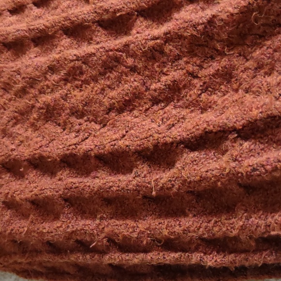 NWT Universal Thread OS Rust Cableknit Scarf - Picture 7 of 9